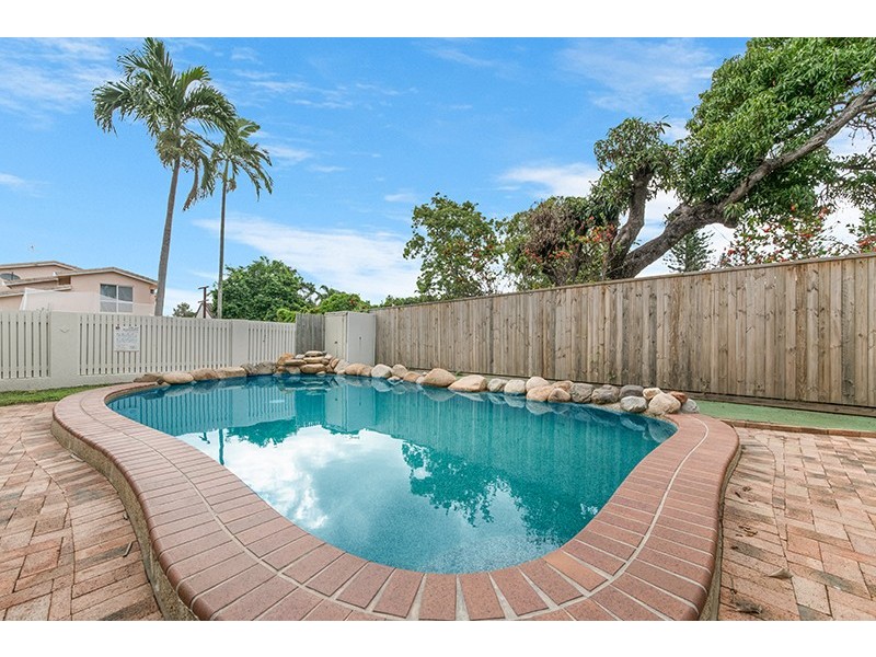 25 LINDSAY STREET, Rosslea QLD 4812