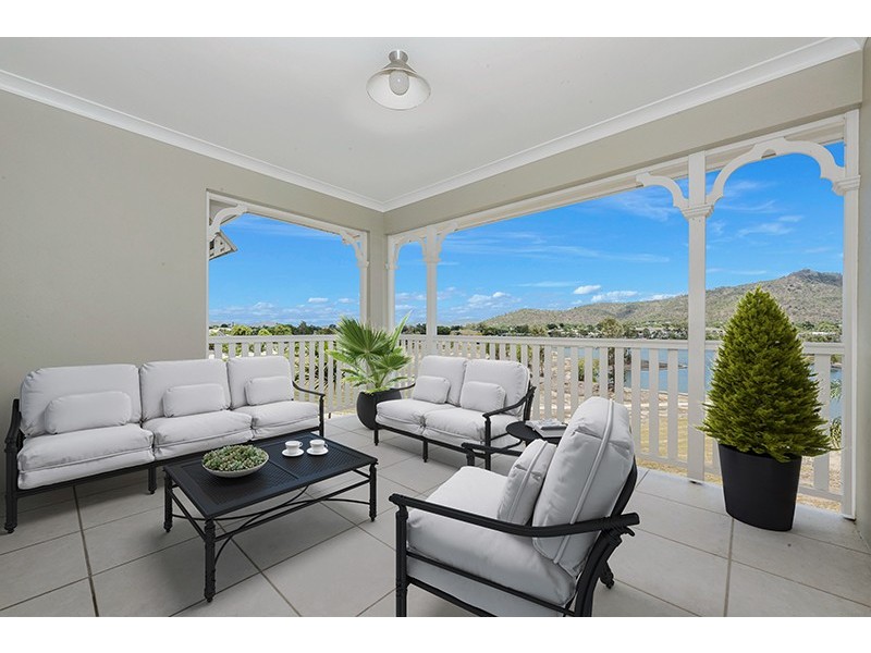 16/12-14 MARTINEZ AVENUE, West End QLD 4810