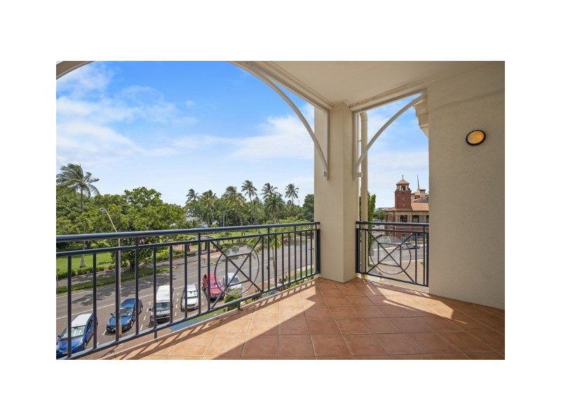 15/18 THE STRAND, North Ward QLD 4810