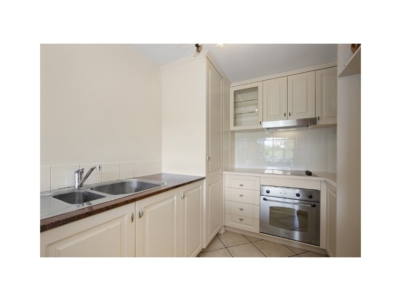 15/18 THE STRAND, North Ward QLD 4810