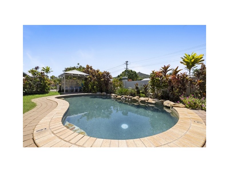 8/32 HENRY STREET, West End QLD 4810