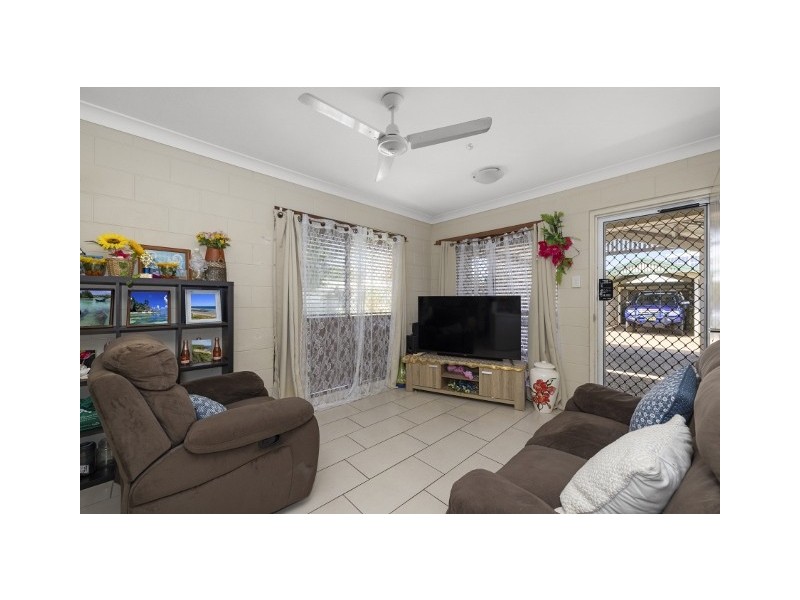 8/32 HENRY STREET, West End QLD 4810