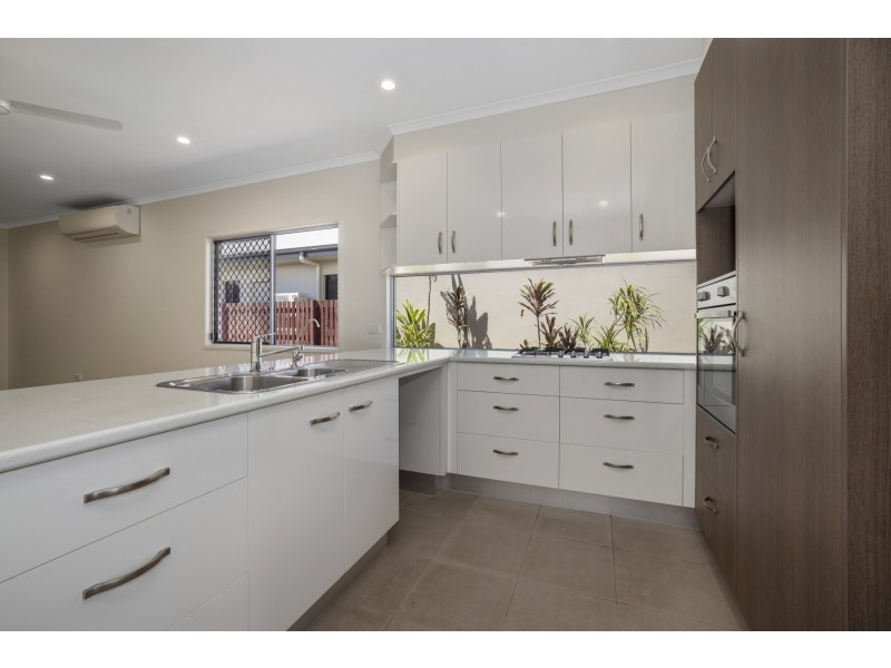 10 FRIDAY AVENUE, Burdell QLD 4818