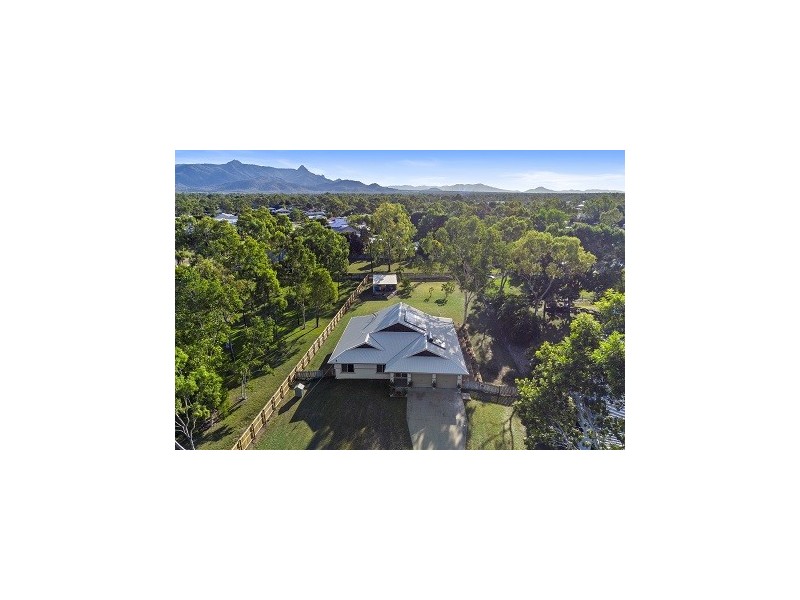 14 DARTMOOR DRIVE, Kelso QLD 4815