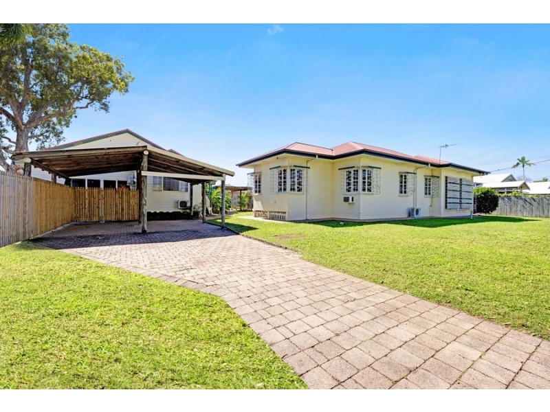13 Kenilworth Avenue, Hyde Park QLD 4812