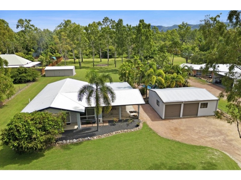 11 bernborough court, Kelso QLD 4815