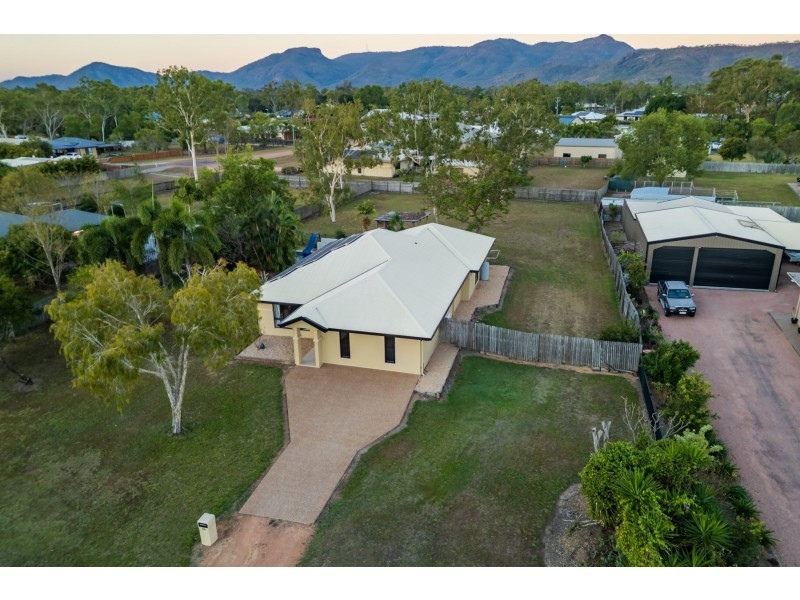 19 Tennessee Way, Kelso QLD 4815