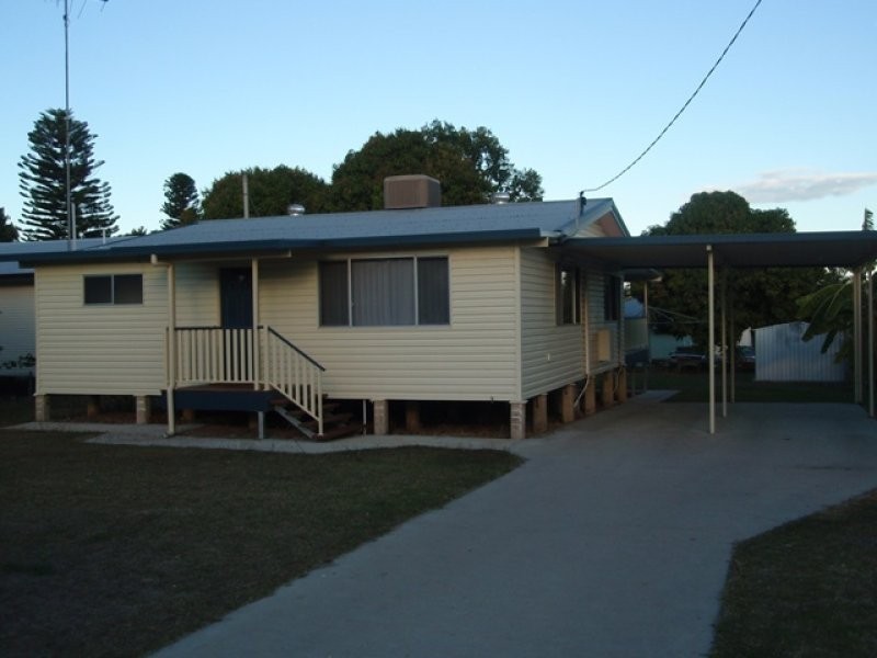 6 Hamilton street, Moura QLD 4718