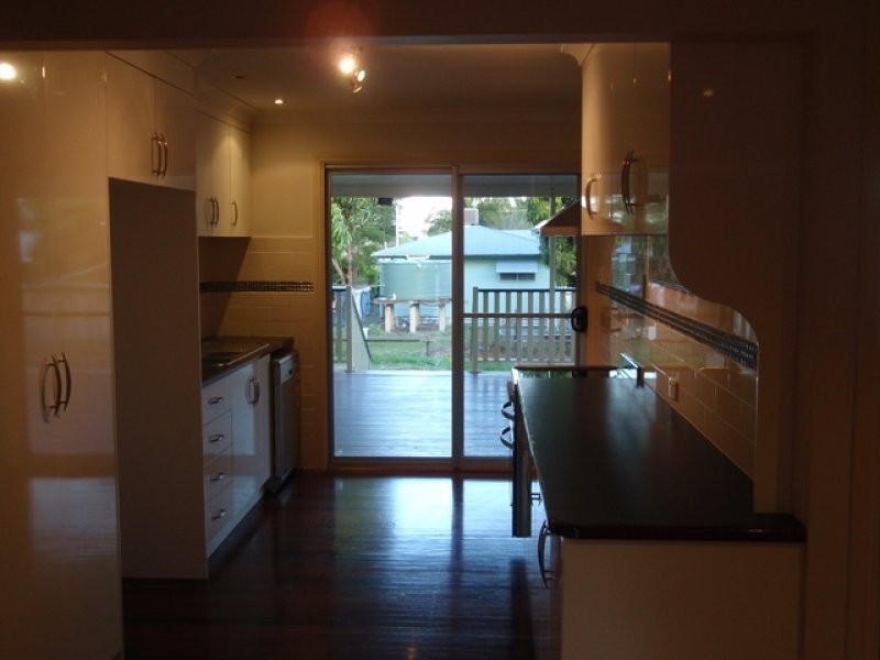 6 Hamilton street, Moura QLD 4718