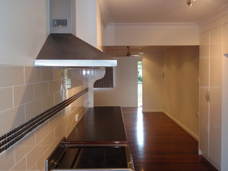 6 Hamilton street, Moura QLD 4718