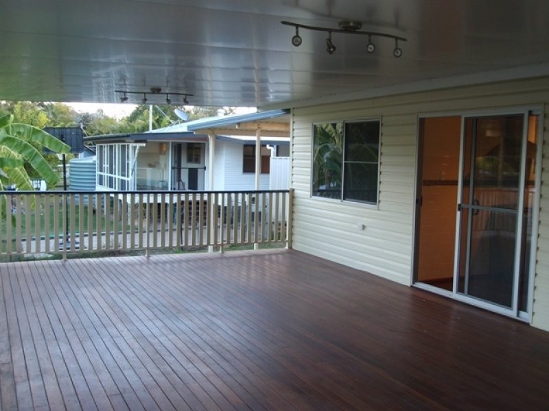 6 Hamilton street, Moura QLD 4718