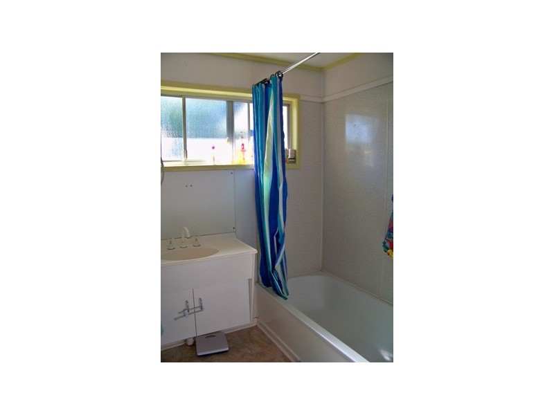 66 Nobbs Street, Moura QLD 4718