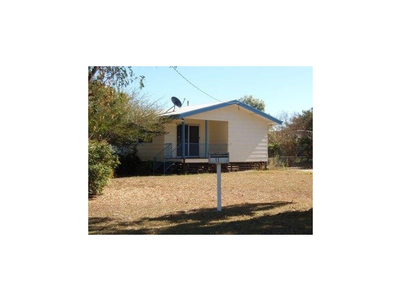 11 Jules Street, Moura QLD 4718