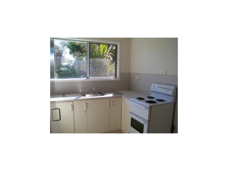11 Jules Street, Moura QLD 4718