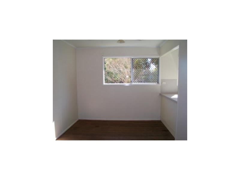 11 Jules Street, Moura QLD 4718