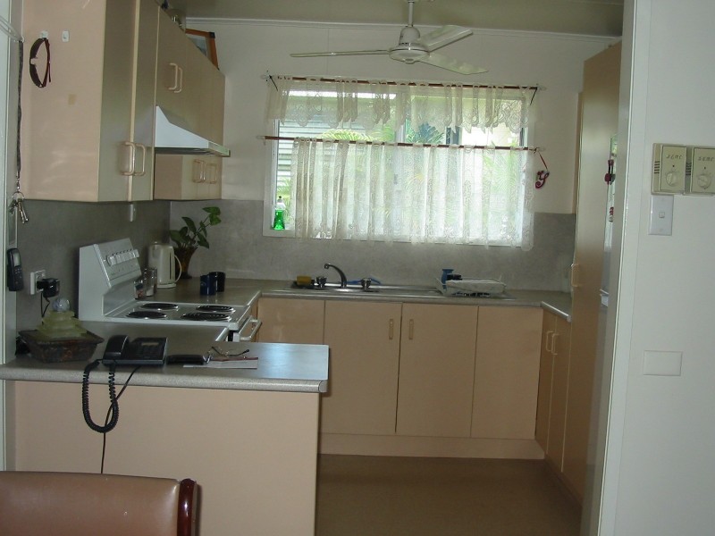 8 Stephenson Street, Moura QLD 4718