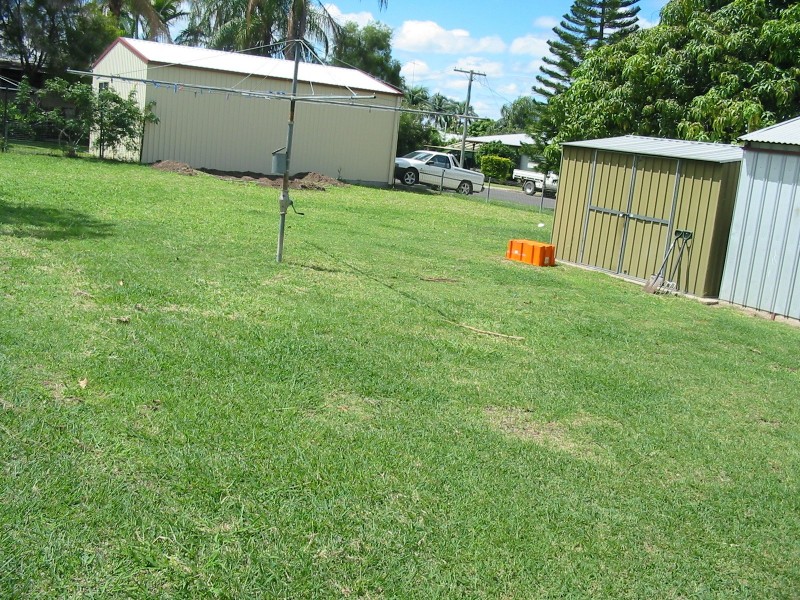 8 Stephenson Street, Moura QLD 4718