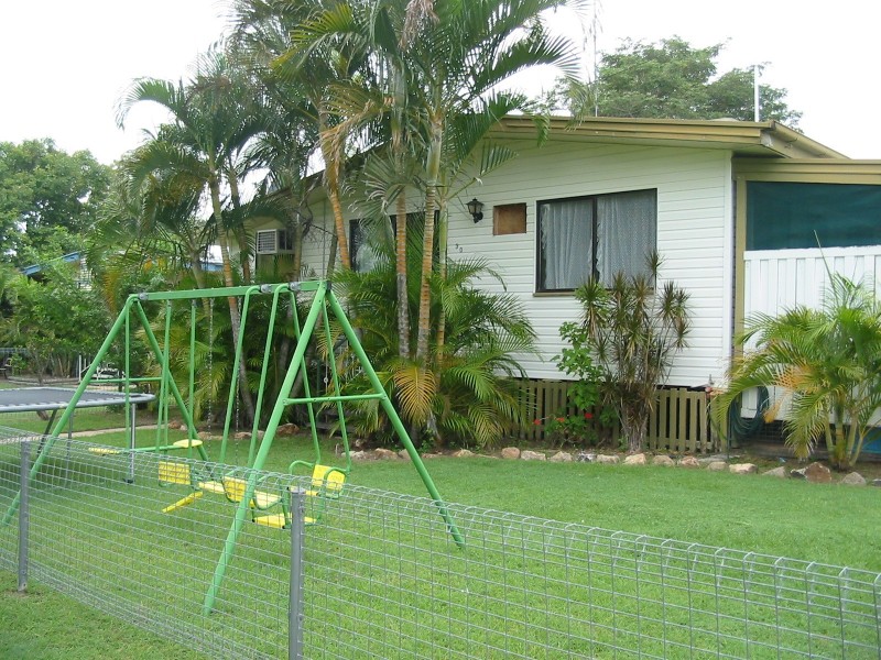 30 Knaggs Street, Moura QLD 4718