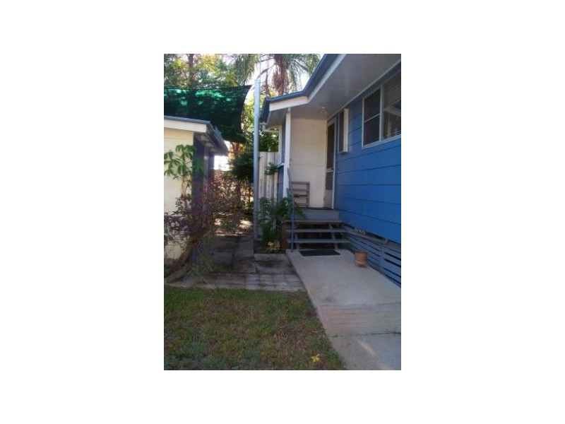 17 McDowell Street, Moura QLD 4718