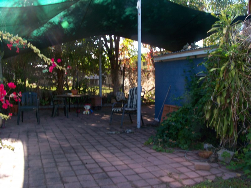 17 McDowell Street, Moura QLD 4718