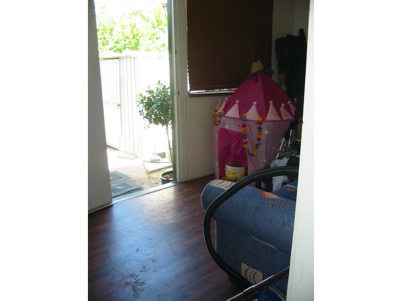 24 Young Street, Moura QLD 4718