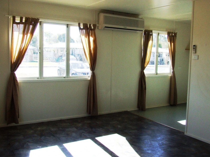 6 Knaggs Street, Moura QLD 4718