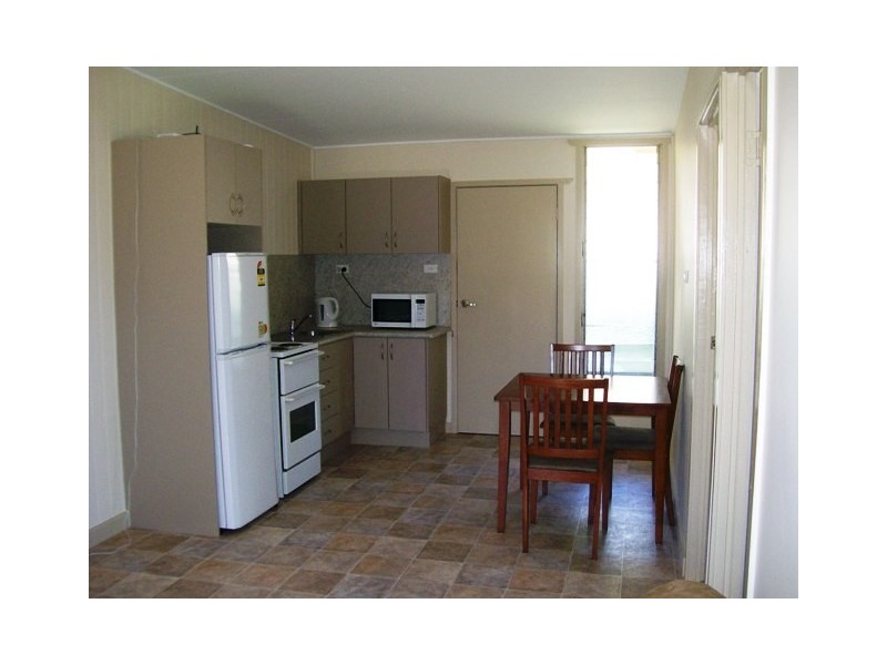 2/76 Dawson Highway, Moura QLD 4718