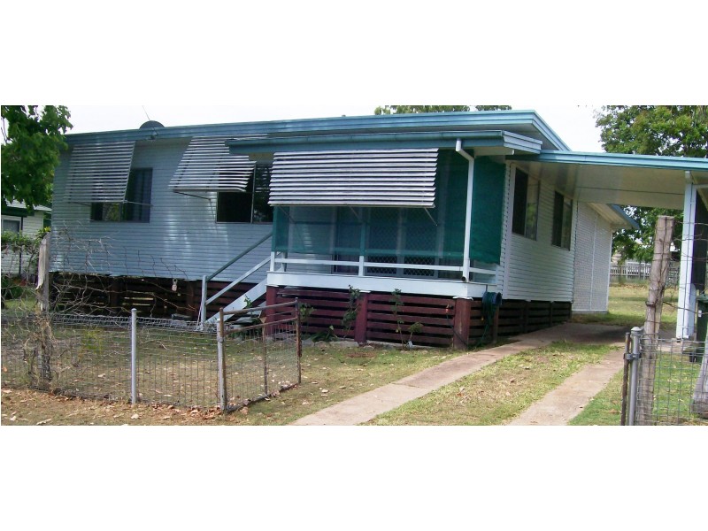 8 Shirley Street, Moura QLD 4718