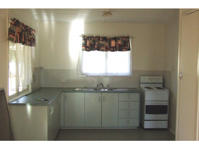 48 Davey Street, Moura QLD 4718