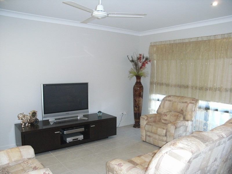 38 Gatwick St, Burdell QLD 4818