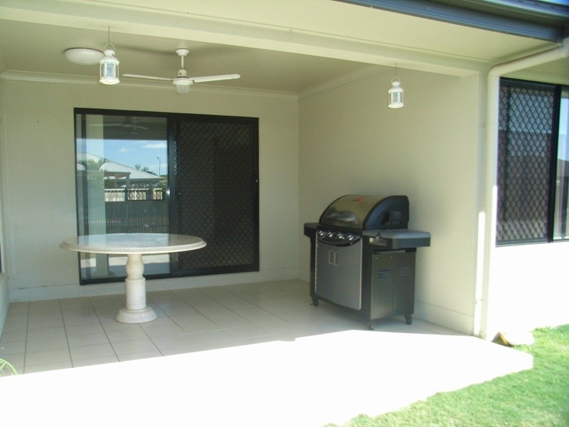 38 Gatwick St, Burdell QLD 4818