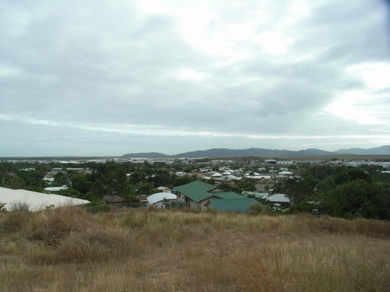 16 Glasgow Av, Mount Louisa QLD 4814