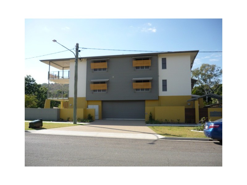 11 Crauford St, West End QLD 4810