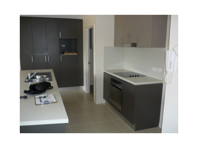 11 Crauford St, West End QLD 4810