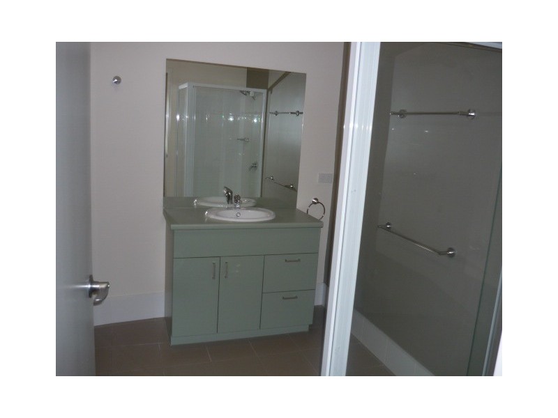 11 Crauford St, West End QLD 4810