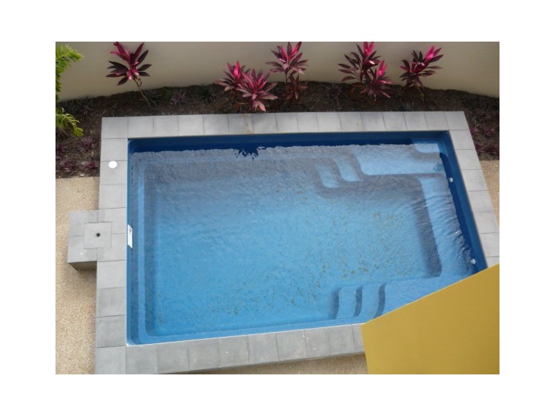 11 Crauford St, West End QLD 4810