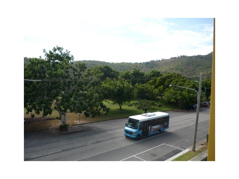 11 Crauford St, West End QLD 4810