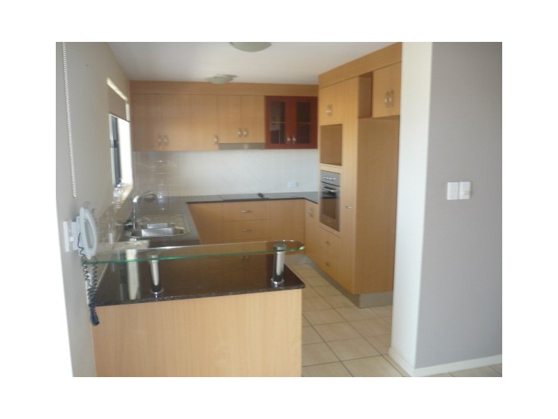 1/2 Cleveland trerrace, Townsville QLD 4810