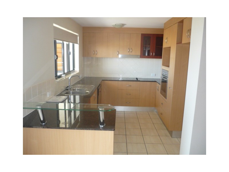 1/2 Cleveland trerrace, Townsville QLD 4810