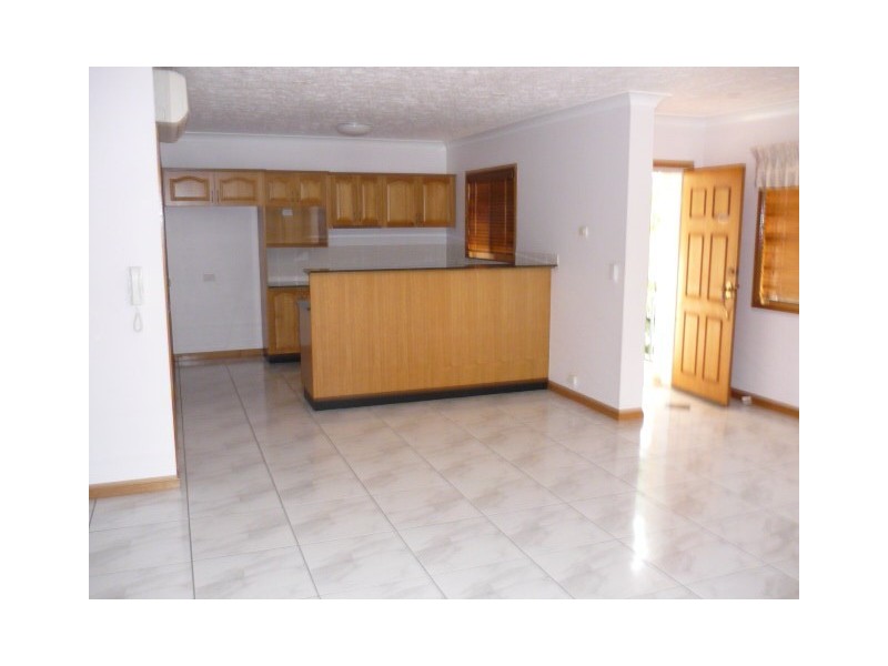 1/23 Willmett Street, North Ward QLD 4810