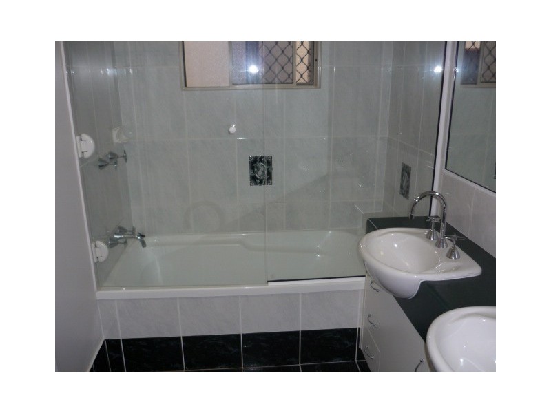 1/23 Willmett Street, North Ward QLD 4810