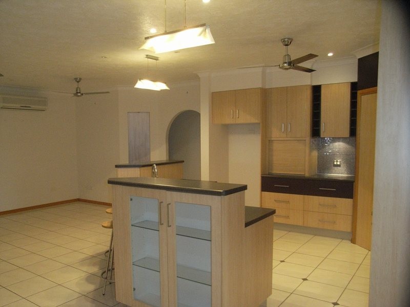 10 Kiandra Place, Mount Louisa QLD 4814