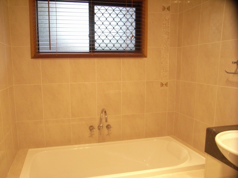 10 Kiandra Place, Mount Louisa QLD 4814