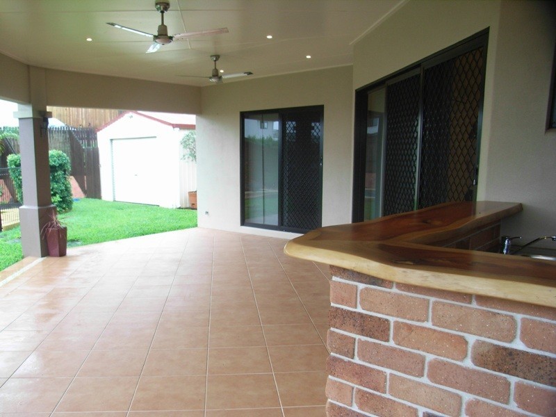 10 Kiandra Place, Mount Louisa QLD 4814