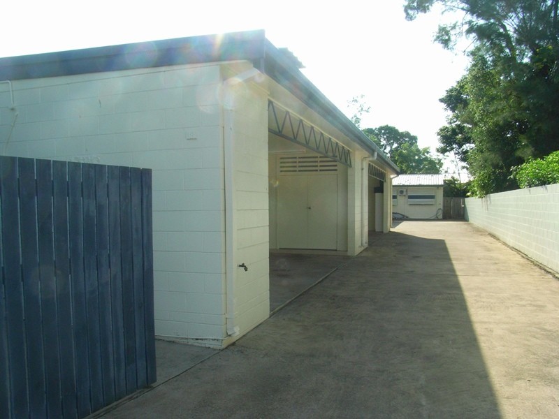 2/18 Kitchener Rd, Pimlico QLD 4812