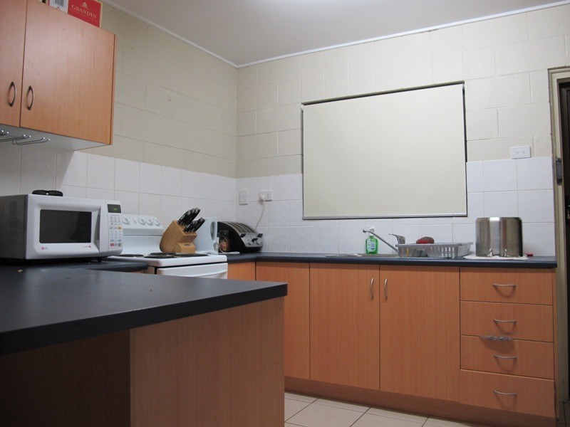 2/18 Kitchener Rd, Pimlico QLD 4812