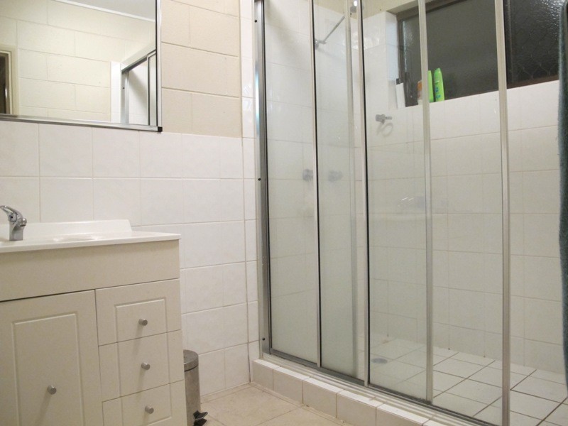 2/18 Kitchener Rd, Pimlico QLD 4812