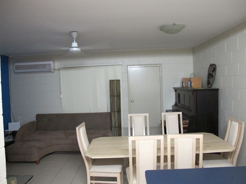 2/18 Kitchener Rd, Pimlico QLD 4812