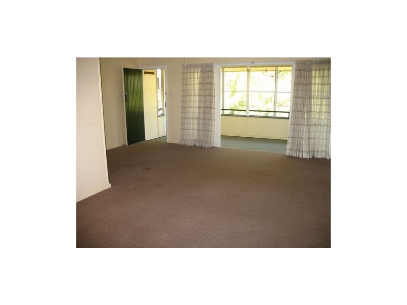 1 Florence Street, Pittsworth QLD 4356