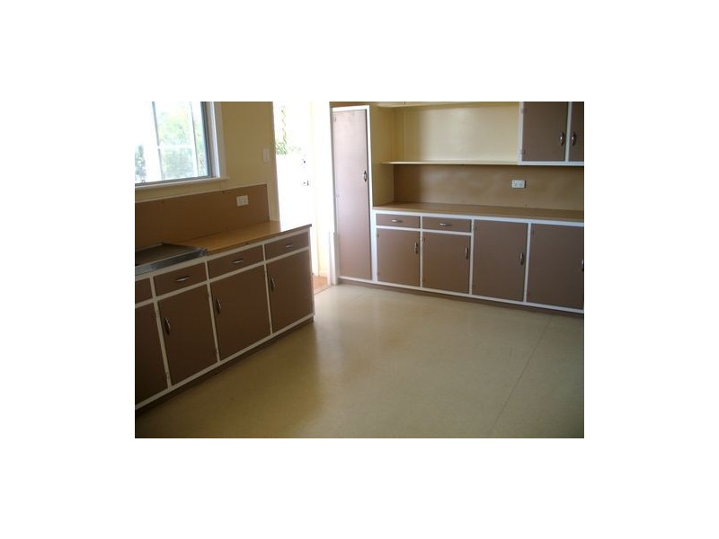 1 Florence Street, Pittsworth QLD 4356